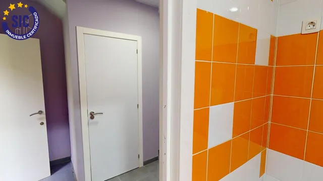 Local comercial o terreno de edificación para promover 5 viviendas y trasteros junto en la Avda. Lidon de Castellón — 23