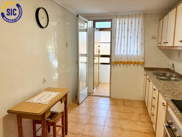 LUMINOSA VIVIENDA CON AMPLIOS ESPACIOS EN VENTA EN NULES - foto 5