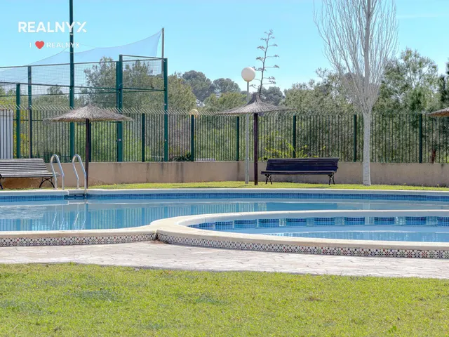 Dream Hills! Encantador Bungalow listo para entrar a vivir en urbanización exclusiva con preciosas zonas verdes y piscina comunitaria — 32