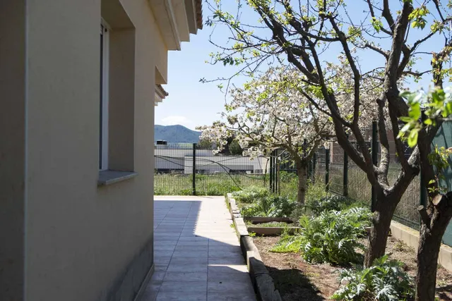 Fantástica torre en venta con jardín en Jorba-Urb. Pla de Torruella (BCN) — 10