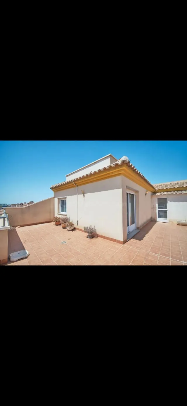Moderno Ático en el Corazón de Pilar de la Horadada - €750/m - foto 4