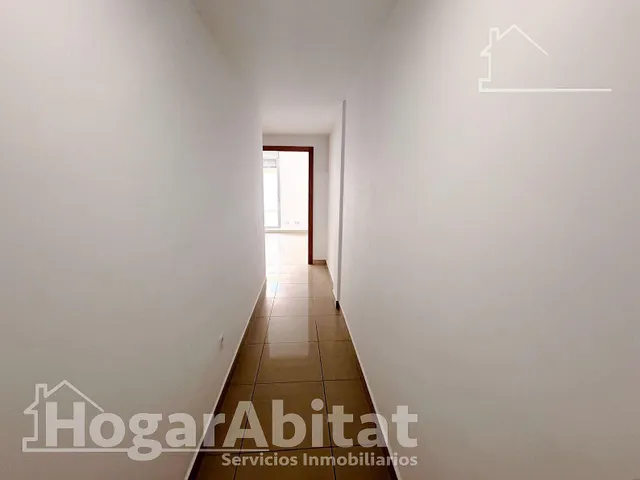 PRECIOSO BAJO REFORMADO, AMPLIO Y SEMINUEVO CON GARAJE Y GRAN TERRAZA — 45