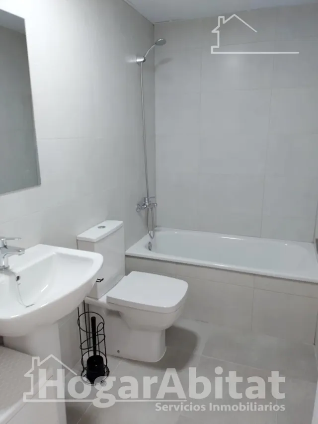 Seminuevo y ubicación céntrica en este moderno piso exterior con garaje y trastero — 21