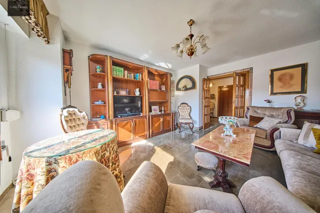 Residencia exclusiva en Paseo del Salón con vistas despejadas — 32