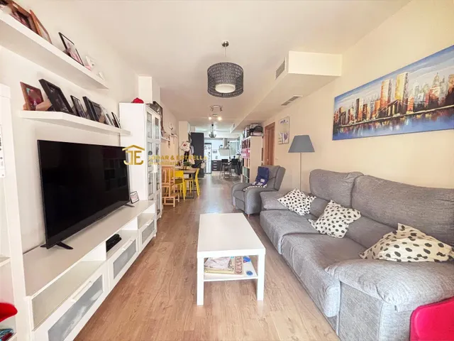 Amplio apartamento en la zona san jose — 2