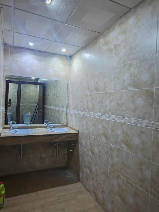 Amplio Local Comercial Reformado en Gran Eje de Jaén - Ideal para Tu Negocio — 12