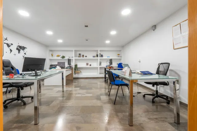 Edificio de 3 plantas destinado a oficinas junto a Centro Comercial Serrallo — 26
