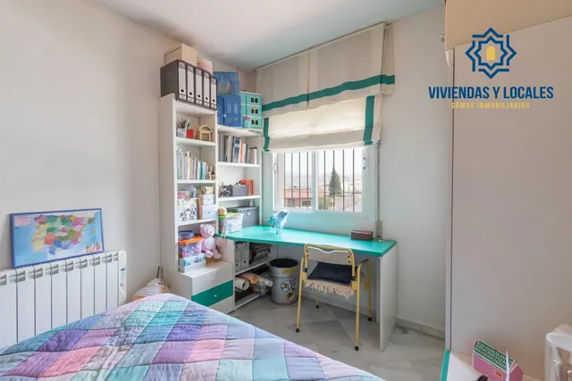 Chalet pareado con piscina, jardín y bonitas vistas a Granada en La Zubia — 40
