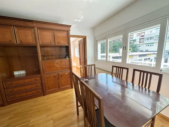 PISO A LA VENTA EN AV. MONFORTE DE LEMOS - foto 3