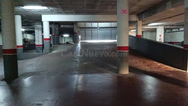 PLAZA DE PARQUING PARA COCHE MEDIANO /PEQUEÑO — 4