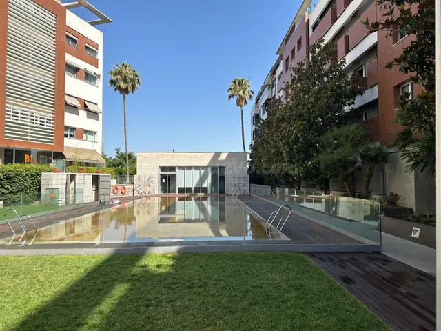 ALQUILER DE PISO EN RESIDENCIAL CON PISCINA Y GARAJE - CAMPU