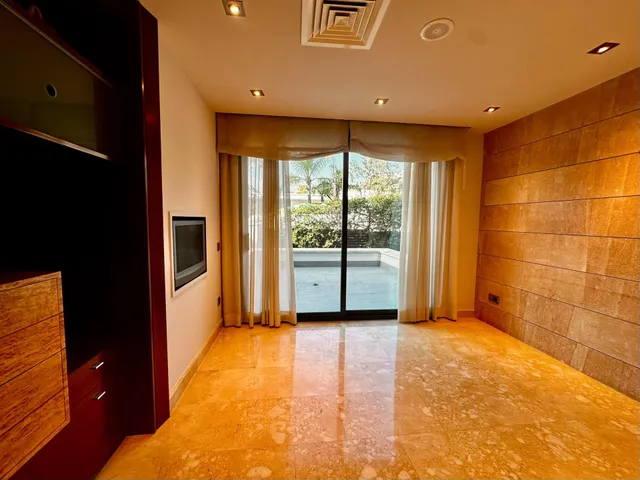 Exclusiva villa de lujo en Ciutat Diagonal, Esplugues de Llobregat, con vistas panorámicas a Barcelona y al mar — 11