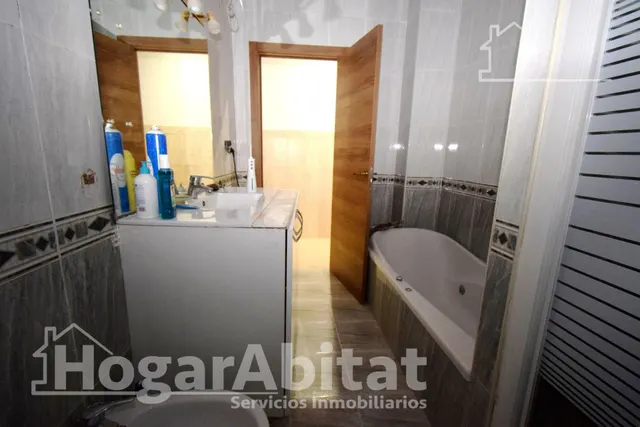 ESPACIOSA CASA CON TERRAZA Y GARAJE — 49