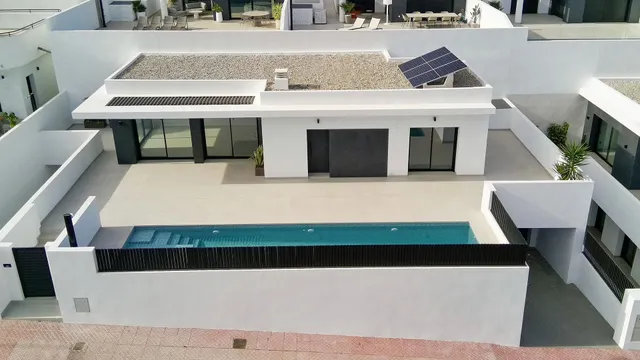 Villa de lujo de 4 dormitorios con piscina privada y vistas a la montaña en Ciudad Quesada, Costa Blanca — 25