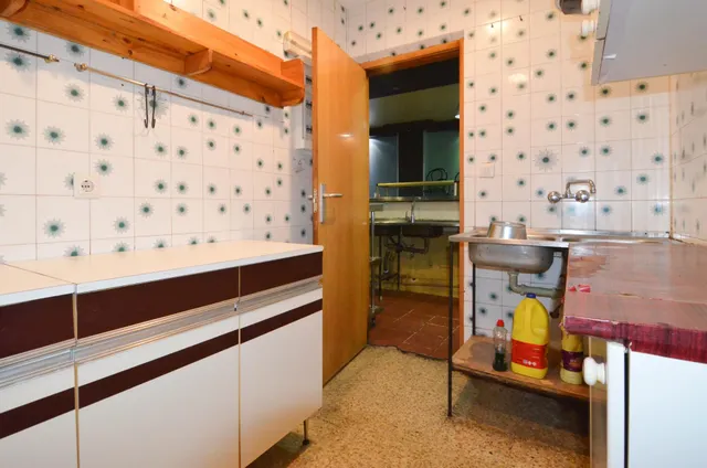 Urbis te ofrece un local en venta en zona Vidal, Salamanca. — 18