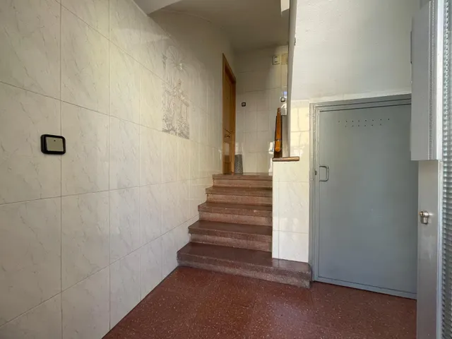 SE VENDE PISO ZONA ALTA — 30