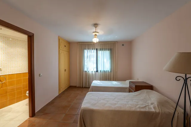 Chalet 8 habitaciones 627m² en venta - El Madroñal — 41