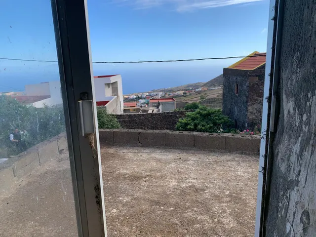 Casa con terreno y muchas posibilidades en El Hoyo del Barrio, El Hierro — 12