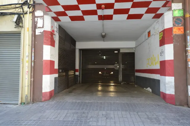 PLAZA DE GARAJE CON BUENAS DIMENSIONES. JUNTO AL MERCADO DE ALGIRÓS. — 6