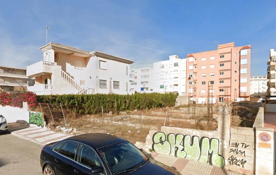 SOLAR EDIFICABLE DE 573 M2 EN PLAYA DE DAIMUS.