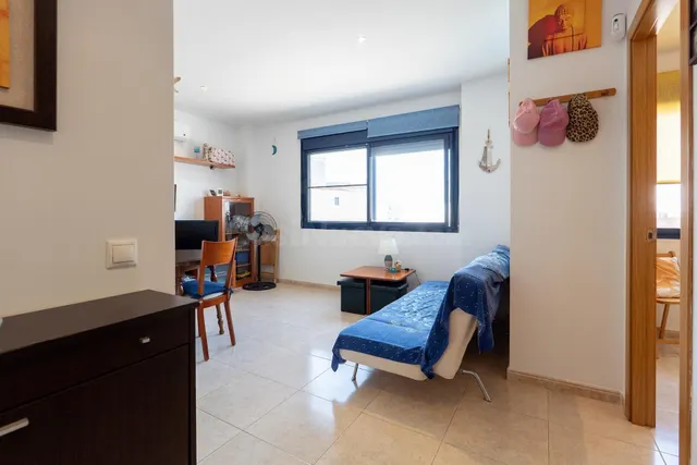 Piso con parking y piscina comunitaria en Sant Jaume d’Envej - foto 3