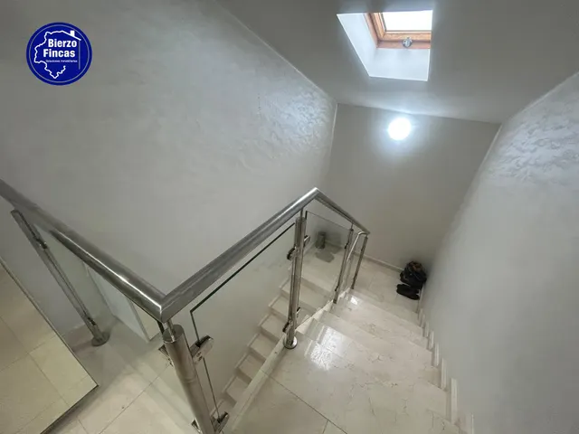**se vende casa en Oviedo** — 37