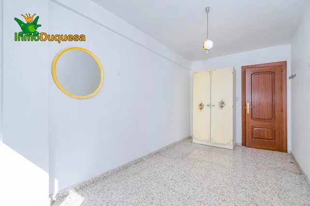 Piso de 4 dormitorios en Avenida de America. Con vistas despejadas. — 9