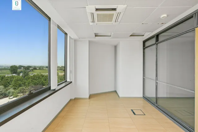 Amplia y luminosa oficina en el emblemático y exclusivo edificio forum — 15