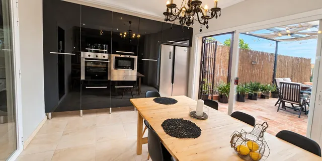 Exclusivo chalet con piscina y jardín en Pinares de San Antón (Málaga) — 14