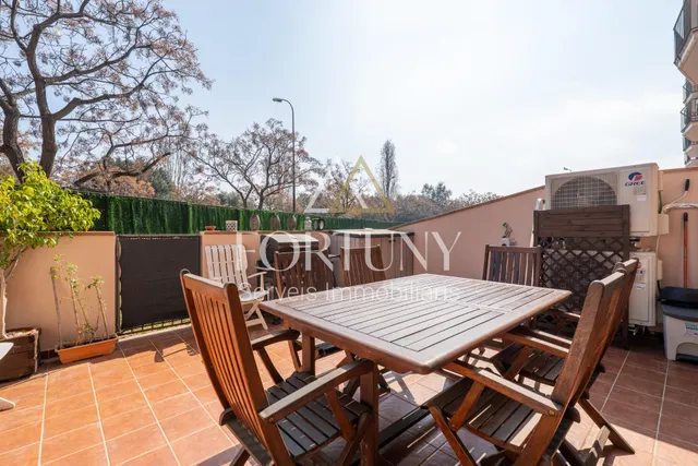 Dúplex en venta Calle Teresa de Calcuta, Reus. — 32