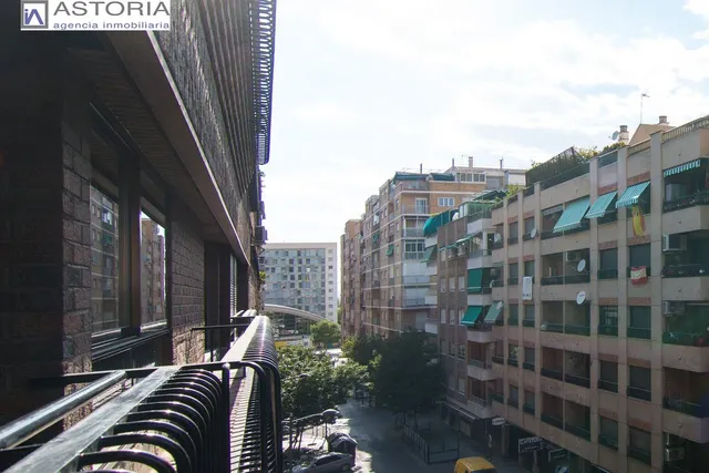 Junto Plaza Menorca — 32