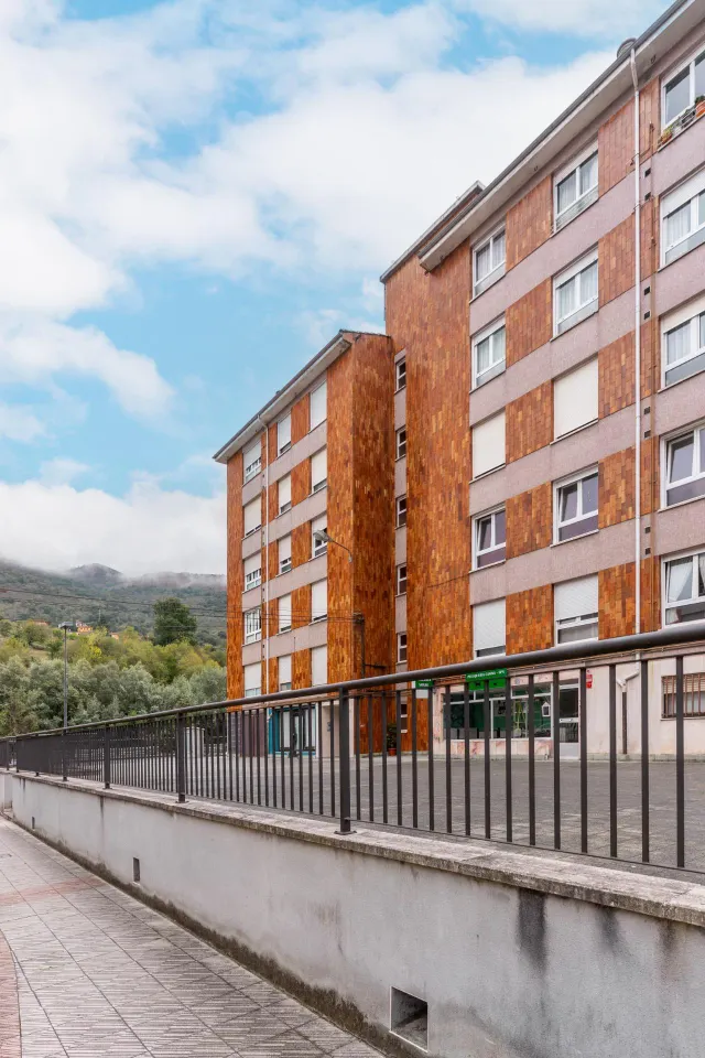 Piso en venta en Pola de Lena — 33