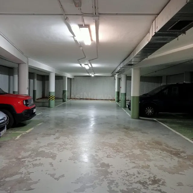 PLAZA DE PARKING EN CUATRO CAMINOS