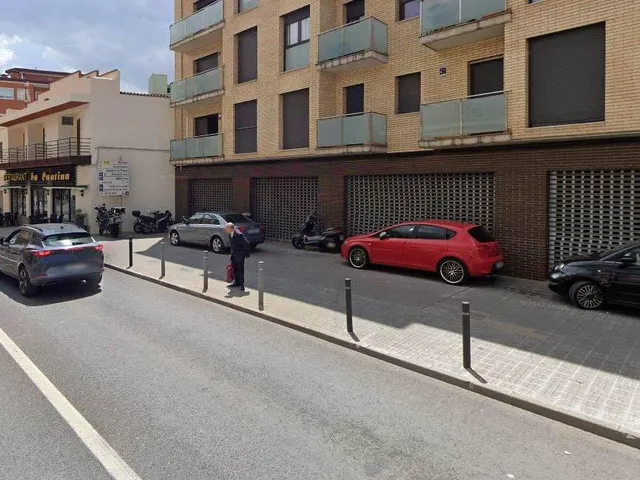 Amplio local alquilado para inversores en zona Bóbiles de Piera — 10
