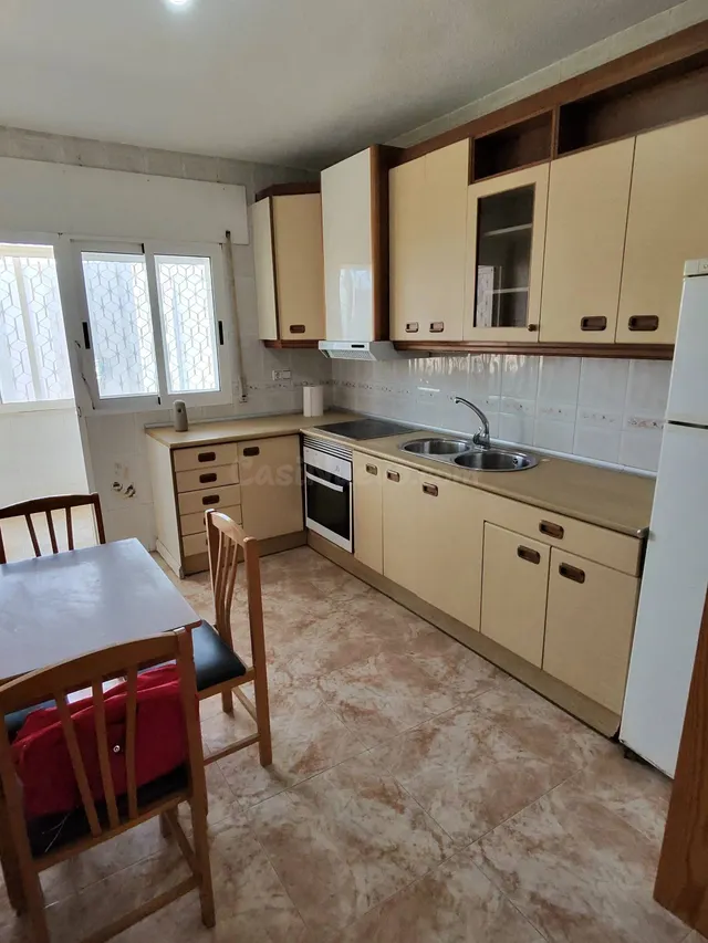 Piso de 3 dormitorios con garaje, terraza y ascensor en San Javier — 5
