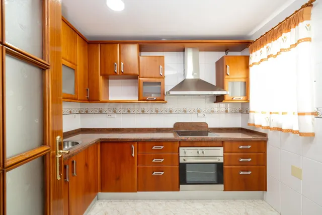 ALQUILER A EMPRESAS Amplio piso de 3 dorm hasta 6 personas,  - foto 3