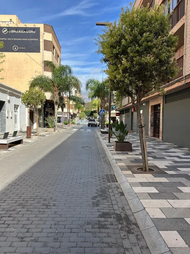 4 DORMITORIOS + 2 BAÑOS EN EL CORAZÓN DE EL EJIDO — 31