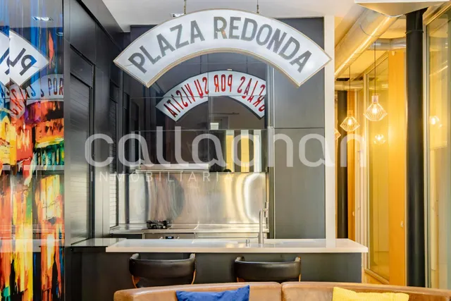 Exclusiva propiedad  frente a la Plaza de la Reina: 178 m2 de puro lujo en Ciutat Vella — 14