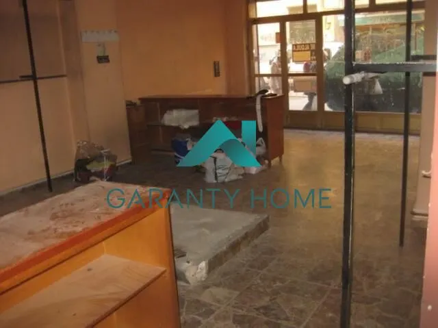 Se vende Local Céntrico con Salida de Humos — 6