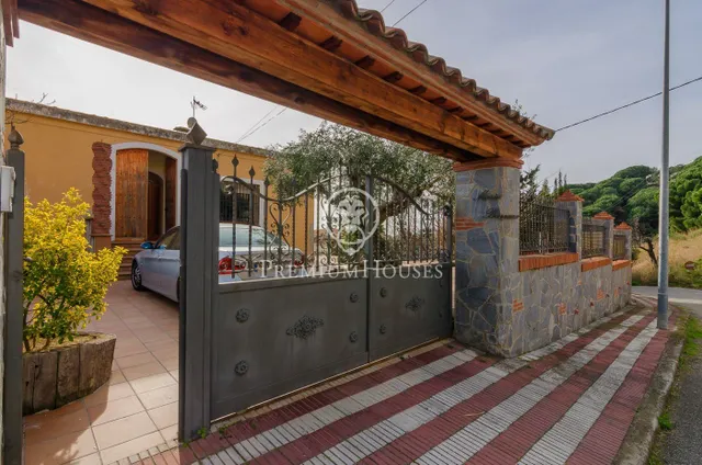 Masía en venta con vistas al mar en Mataró - Costa Barcelona. — 17