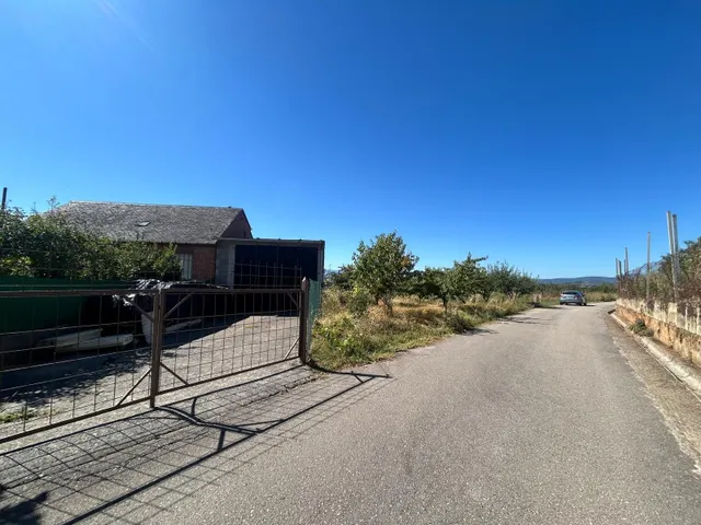 Se vende terreno urbano — 6
