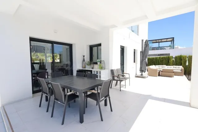 VILLA MODERNA EN CIUDAD QUESADA DE 3 DORM. 3 BAÑOS. CON PARC - foto 4