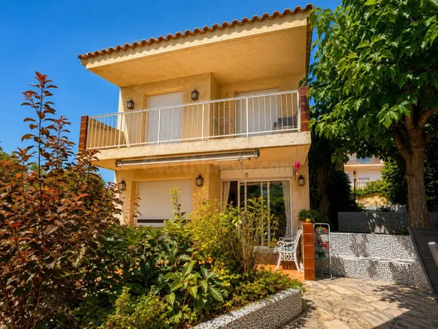 Cala Crancs – Chalet adosado a 1 minuto del mar