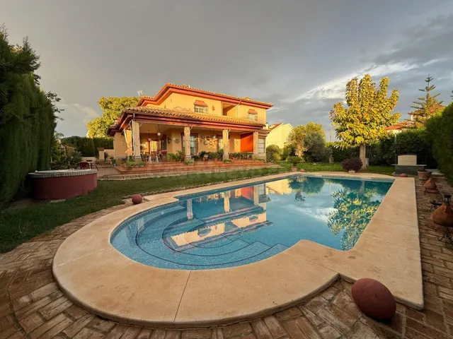 Chalet 6 habitaciones 572m² en venta - Andalucia