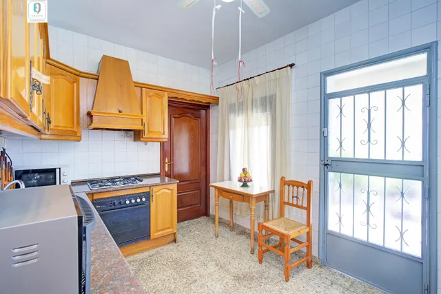CASA CON TERRENO EN PLENO CENTRO DE ALBOLOTE — 7