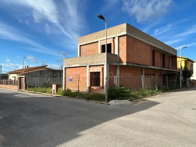 PARCELA CON ESTRUCTURA + PROYECTO BASICO y VISADO de OBRA - foto 3