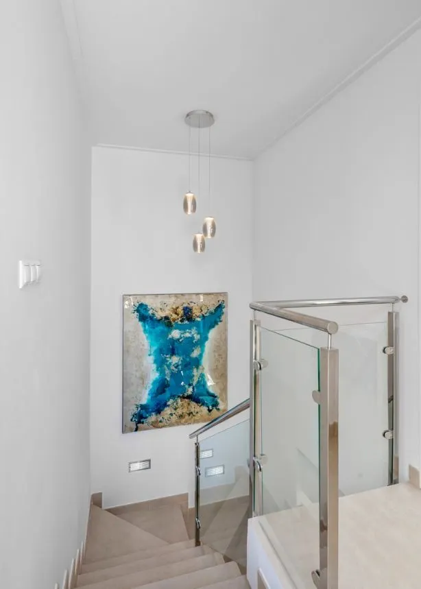 Villa moderna con piscina privada, 3 dormitorios y 3 baños. — 20