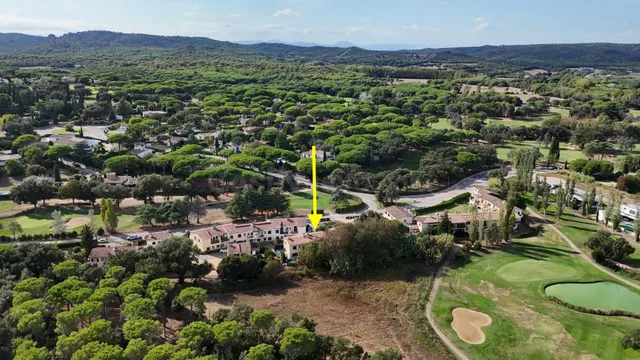 PISO CON PATIO PRIVADO EN EL GOLF DE SANTA CRISTINA D’ARO - foto 2