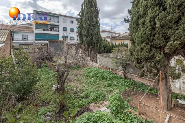 Casa con Parcela a Reformar en Granada - foto 4