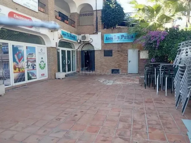 Amplio bar de tapas en venta con terraza en Arroyo de la Mie - foto 2